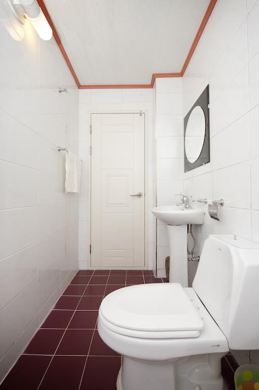 Shinchon Guest House Сеул Номер фото
